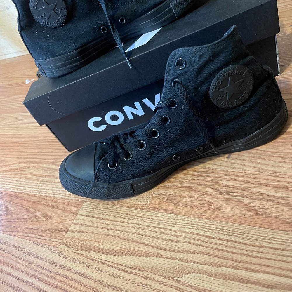 Black Converse - image 4